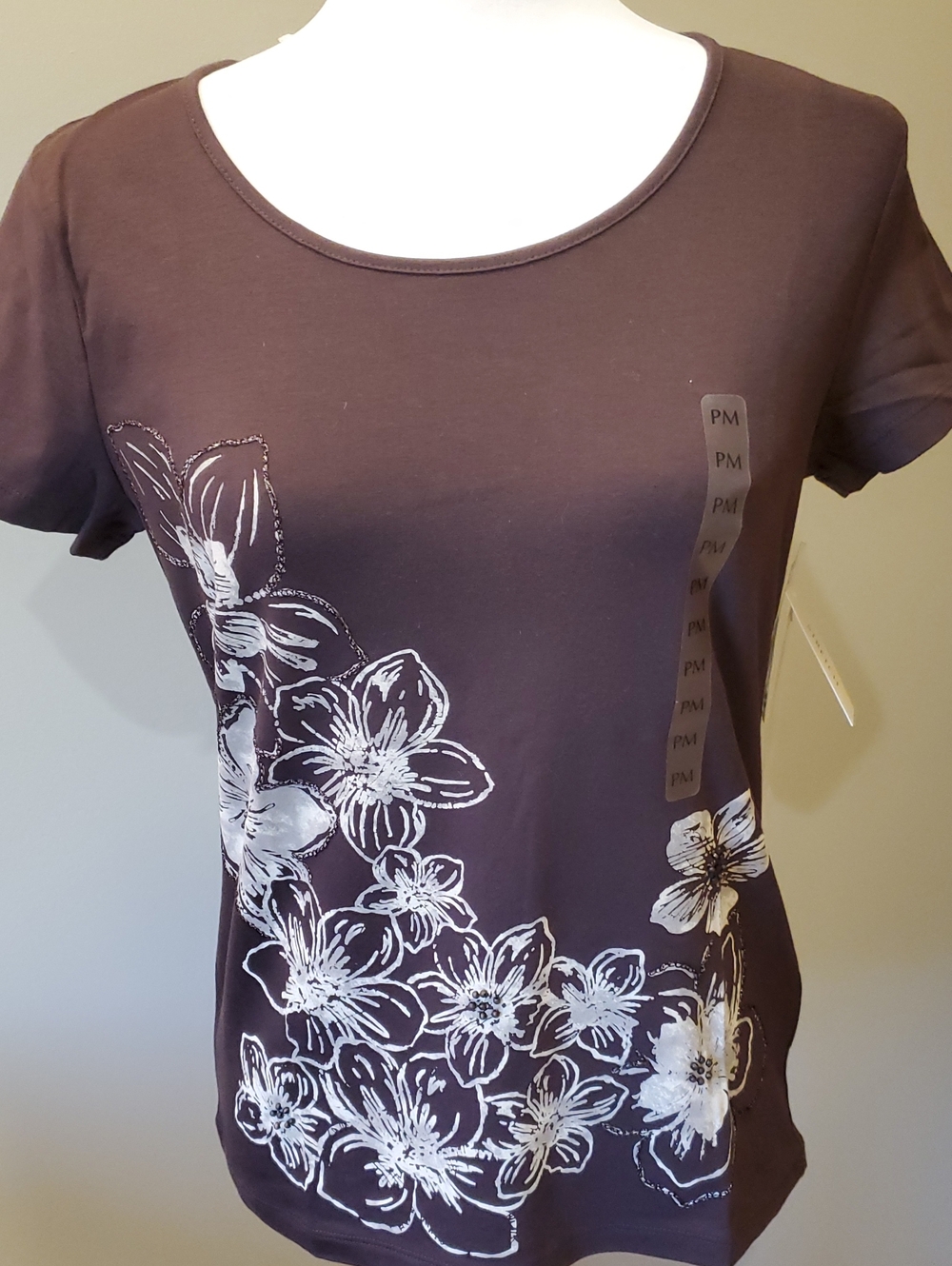 Jones New York Women’s Floral Scoop Neck Tee in Brown